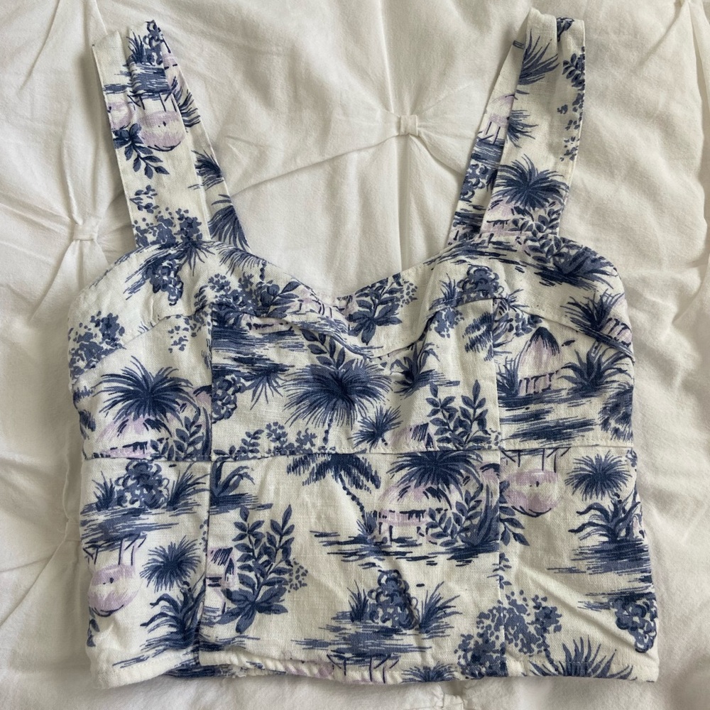 Abercrombie and Fitch cropped tank